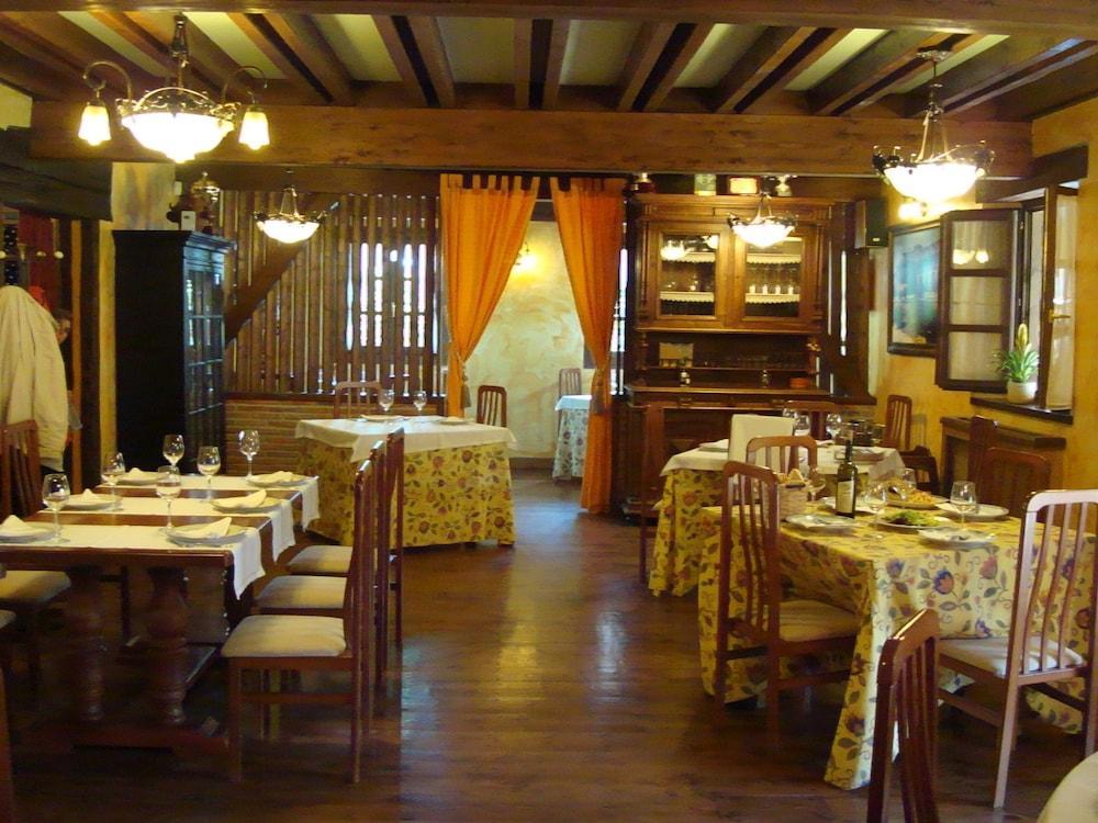 Posada Restaurante Prada A Tope Treceño Eksteriør bilde